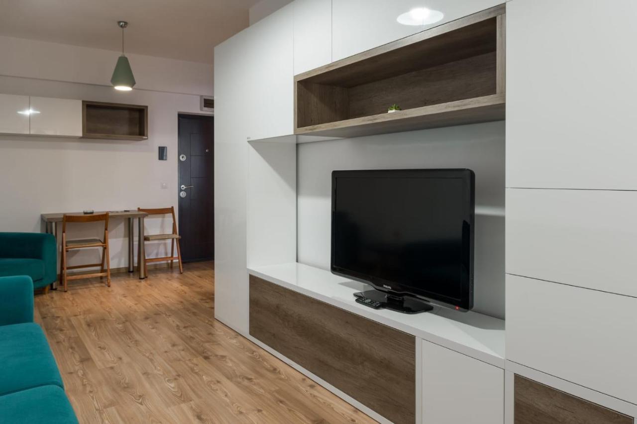 Apartment Confort' By J *