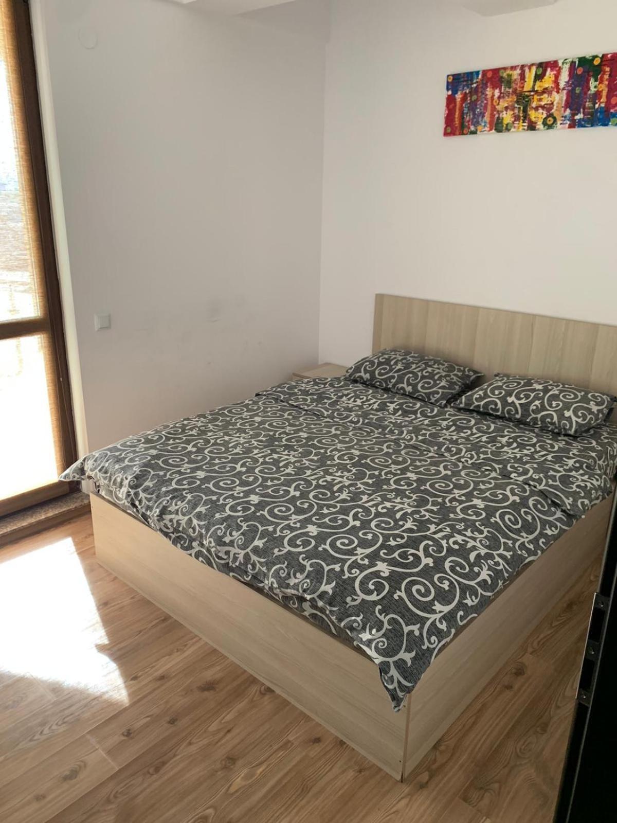 Confort' By J Apartment