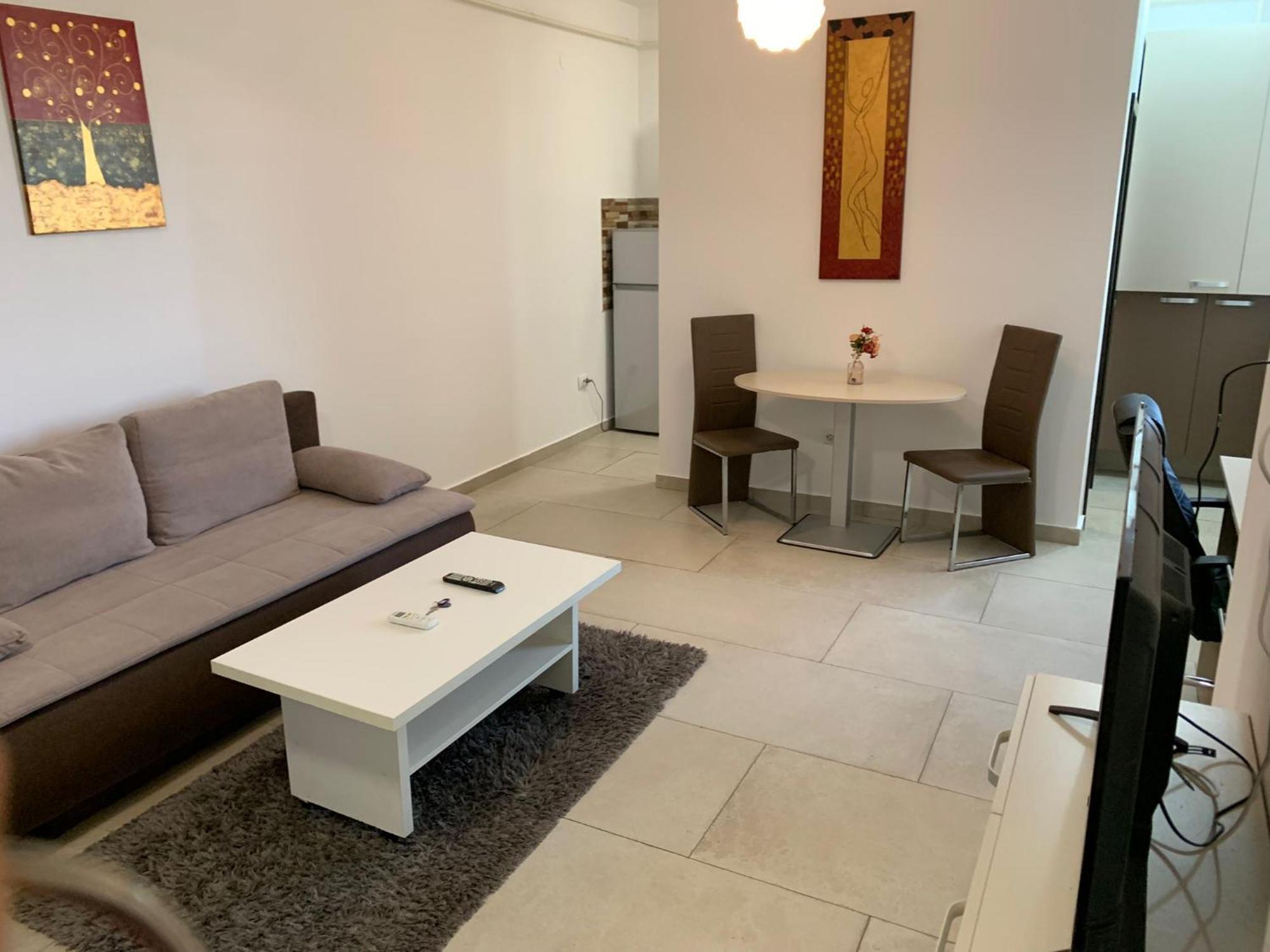 Apartment Confort' By J Iasi